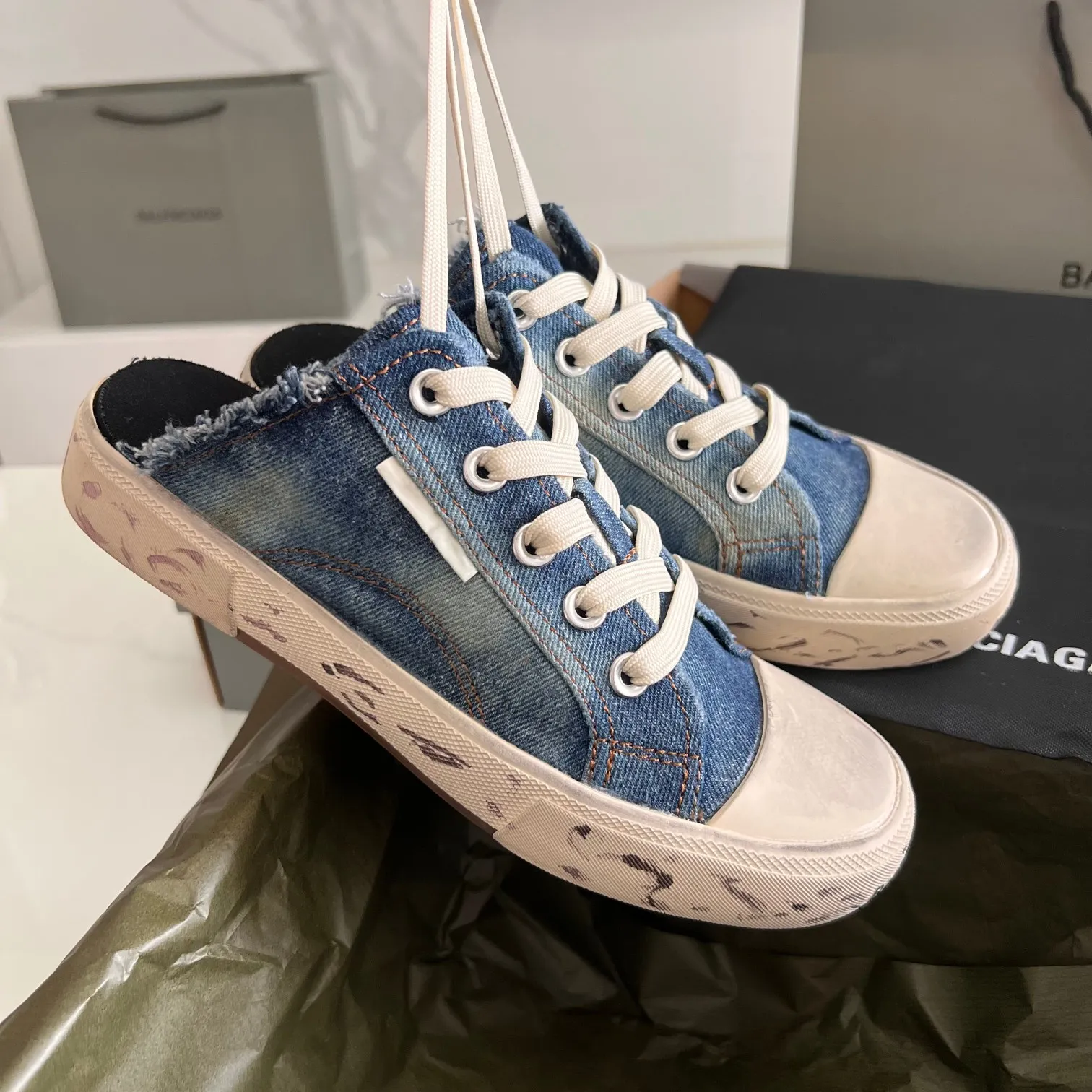 👟👟Ex-factory price 420👟👟 Half-drag denim BALENCIAGA washed and aged craftsmanship half-drag low-top with original packaging Code number: 35-44 (45 customized)